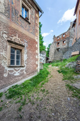 Fototapeta na wymiar Ornate wall of the courtyard of the castle Grodno - Poland