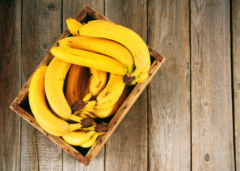 Bananas in a box © Artem Shadrin