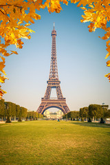 Fototapeta na wymiar Eiffel Tower