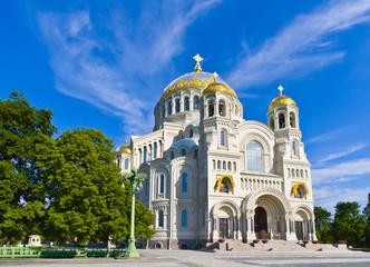 Fototapeta na wymiar Cathedral of St.Nicholas in Kronstadt, St. Petersburg, Russia