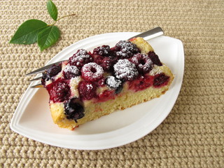 Beeren-Rührschnitte