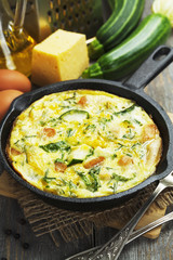 Baked zucchini with chicken and herbs
