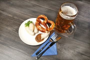 Bayrisches Essen mit Bier