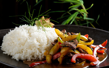 beef stir-fry with vegetable and rice