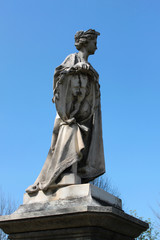 statua