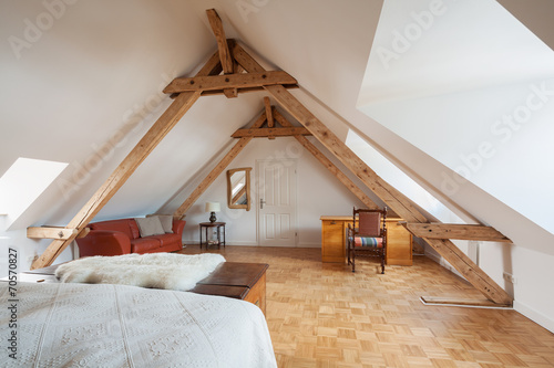 "wohnen unter dem dach" Stockfotos und lizenzfreie Bilder auf Fotolia
