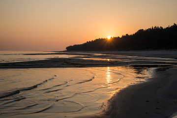 beach skyline with sand and perspective