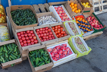 Fresh organic fruits and vegetables for sale at the farmers mark