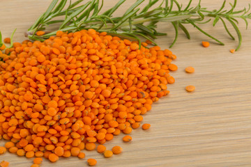 Raw red lentils