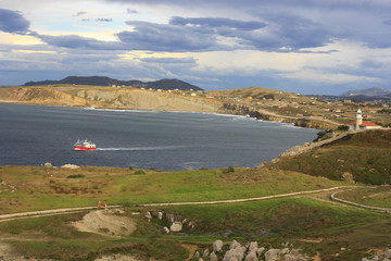 Vista de islote y acantilados, Suances. Cantabria