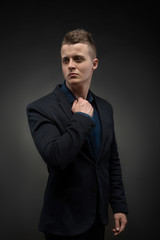 Obraz premium Waist-up portrait of handsome businessman with strong and confid