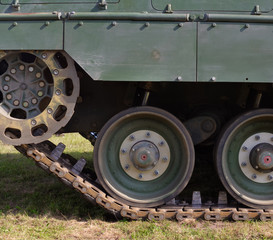 Fototapeta na wymiar tank wheels