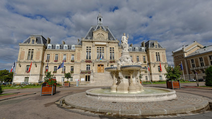 Obraz premium Fontaine de l’Hôtel de ville d’Evreux (27)
