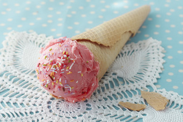 strawberry ice cream