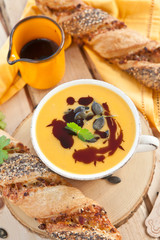 Hausgemachte Kuerbissuppe