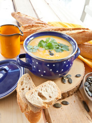 Hausgemachte Kuerbissuppe