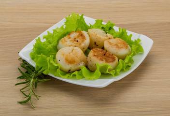 Grilled scallops