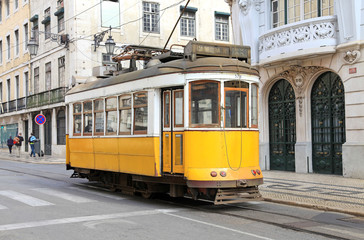 tranvía lisboa calle 7433-f14 © txakel