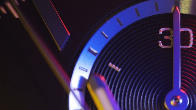 Moving the second hand