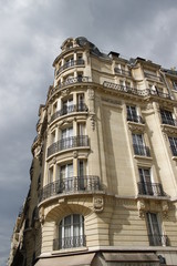 Fototapeta na wymiar Immeuble du quartier d'Auteuil à Paris 
