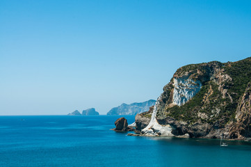Faraglione dell'isola di Ponza