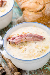 Cheese soup with smoked ribs