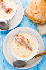 Cheese soup with smoked ribs