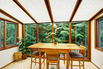 Beautiful dining area with transparant glass wall