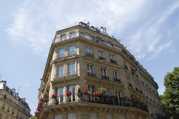 Fototapeta na wymiar Immeuble ancien à Paris 