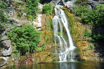 Fototapeta na wymiar Montagne Corse, cascade