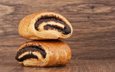 Buns with poppy seeds
