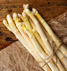 a fresh asparagus