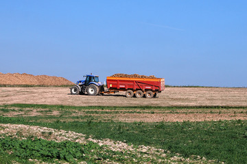 Obraz premium Tracteur et remorque