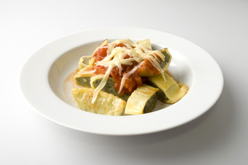 Maultaschen mit Tomatensoße 1