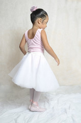 a bailarina de perfil