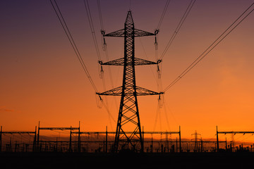 ligne électrique moyenne tension pylone