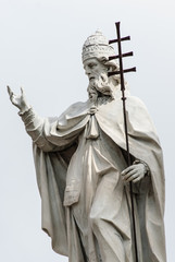 Statua di San Silvestro, scultura in marmo