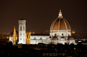 Fototapeta na wymiar Santa Maria del Fiore, the Florence Duomo by night