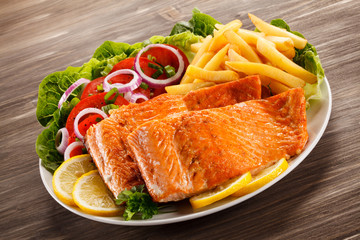 Grilled salmon and vegetables