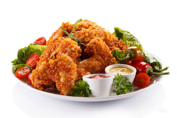 Grilled chicken nuggets and vegetables