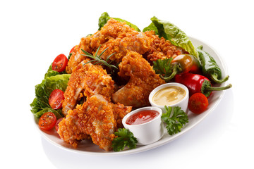 Grilled chicken nuggets and vegetables