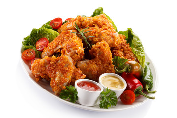 Grilled chicken nuggets and vegetables