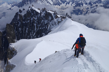 Alpinistes à l'Aiguille du Midi - Massif du Mont Blanc