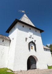 Fototapeta na wymiar Entrance tower of ancient Pskov Krom or Kremlin. Russia