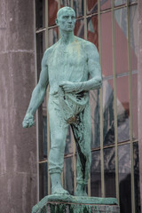standbeeld herfst of de zaaier Kruidtuin Brussel