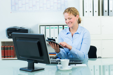 geschäftsfrau bei der arbeit