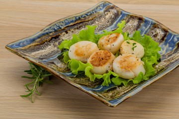 Grilled scallops