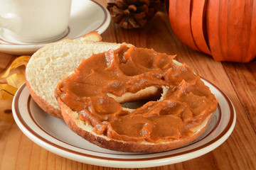 Cinnamon bagel with pumpkin butter