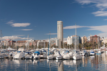 Fototapeta na wymiar Harbour of Alicante, Spain