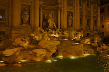 Fontana di Trevi evening